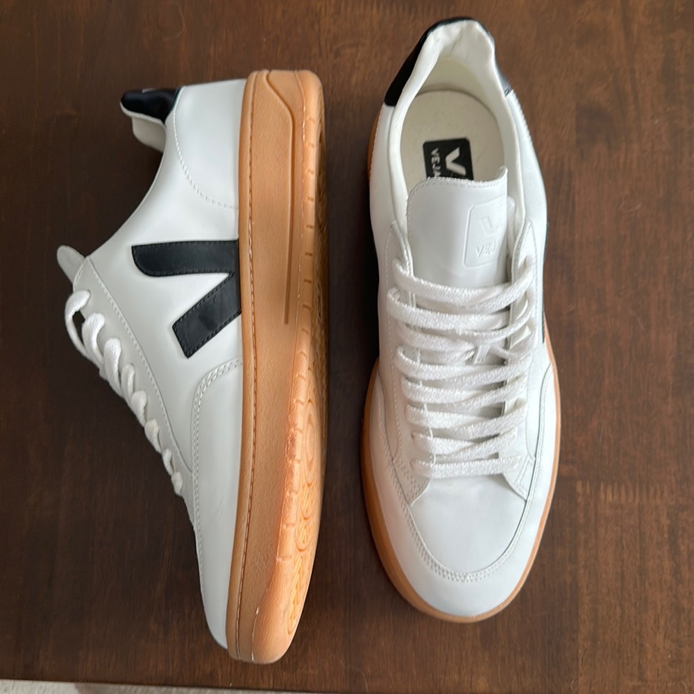 Veja Sneakers 11 EUC